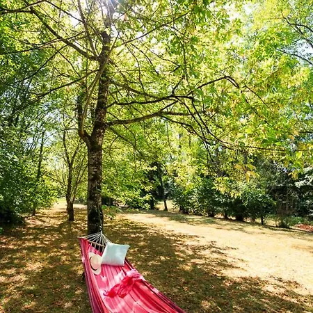 Montagnac-sur-auvignon Sleeps 10 * Montagnac-sur-Auvignon