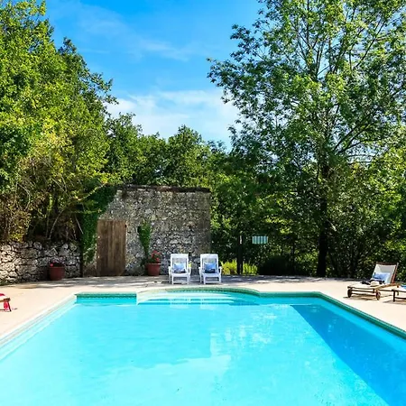 Montagnac-sur-auvignon Sleeps 10 * Montagnac-sur-Auvignon