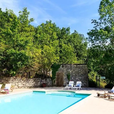 Montagnac-sur-auvignon Sleeps 10 فيلة